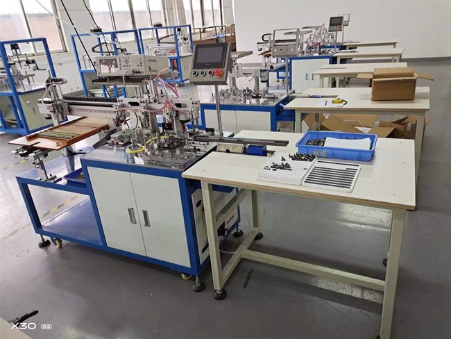 Magnetic core assembly machine